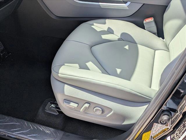 New 2026 Toyota Highlander XLE image 4