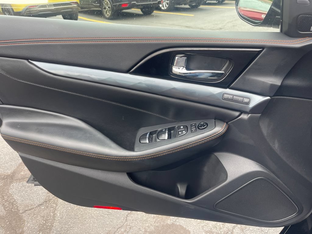 Certified 2023 Nissan Maxima SR w/ Sport Mat Group FWD image 9