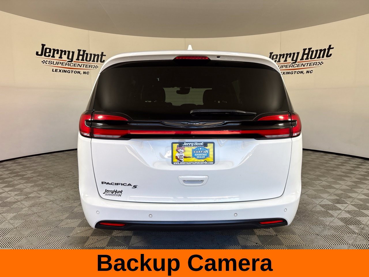 Used 2021 Chrysler Pacifica Touring w/ S Appearance Package FWD image 7