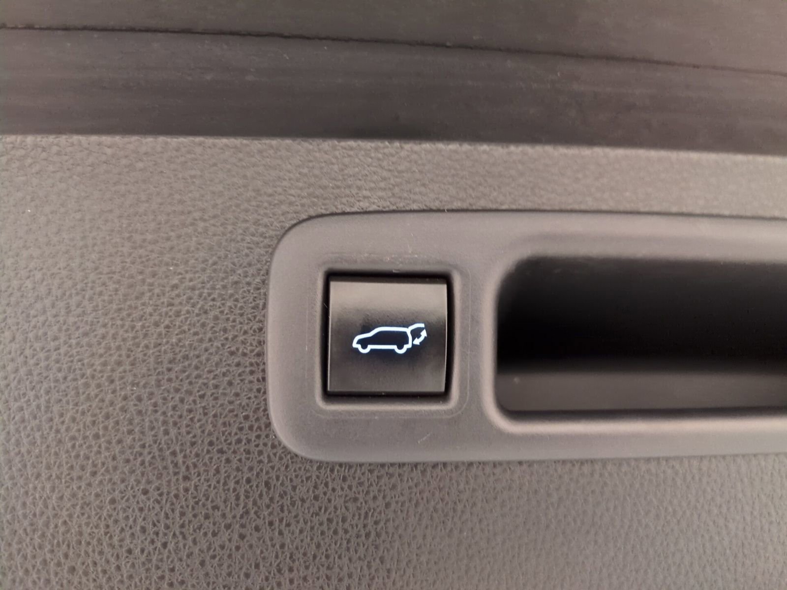 Used 2021 Toyota Highlander XLE image 13