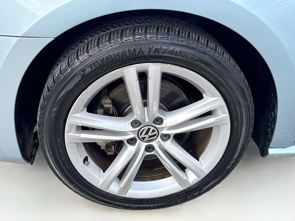 Used 2012 Volkswagen Passat TDI SEL Premium FWD image 37