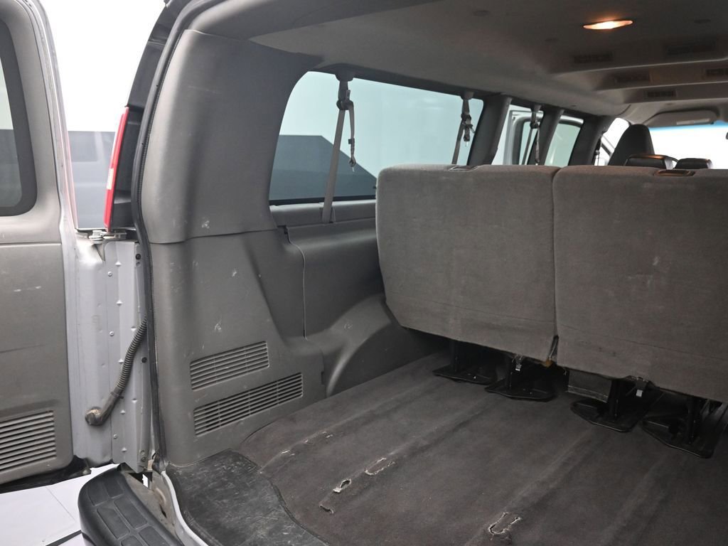 Used 2019 Chevrolet Express 3500 LS image 19