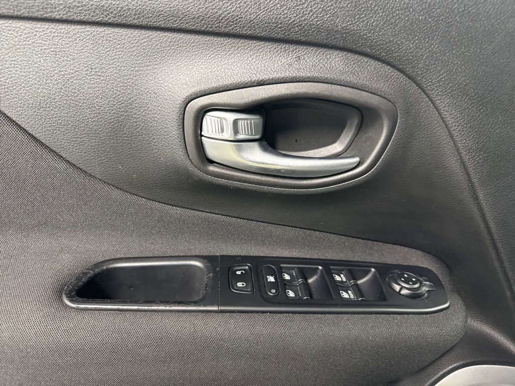 Used 2019 Jeep Renegade Sport w/ Sport Appearance Group image 26