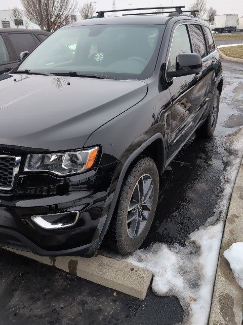 Used 2018 Jeep Grand Cherokee Laredo image 2