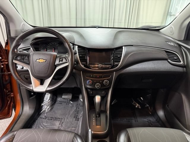 Used 2019 Chevrolet Trax LT w/ LT Convenience Package AWD/4WD image 12