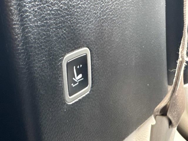 Used 2023 Chrysler Pacifica Touring-L FWD image 19