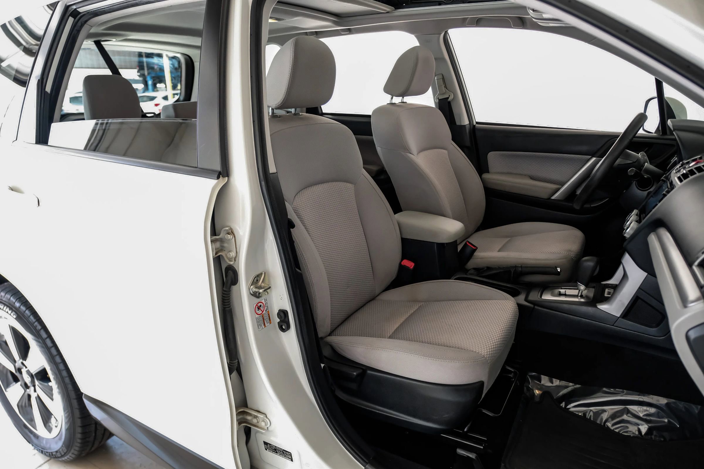 Used 2018 Subaru Forester 2.5i Premium w/ Popular Package #2A AWD/4WD image 32