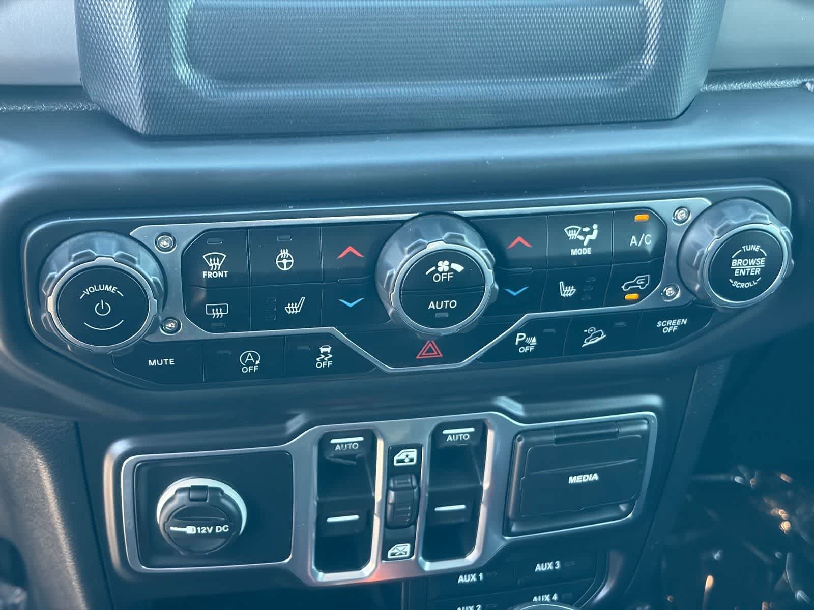 Used 2018 Jeep Wrangler Unlimited Sport S AWD/4WD image 20