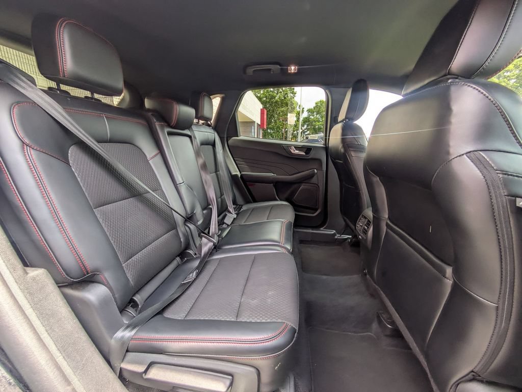 Used 2025 Ford Escape ST-Line AWD/4WD image 29