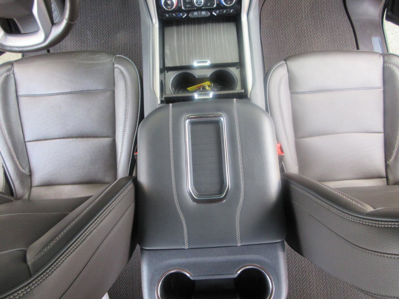 Used 2024 GMC Yukon Denali w/ Advanced Technology Package image 19