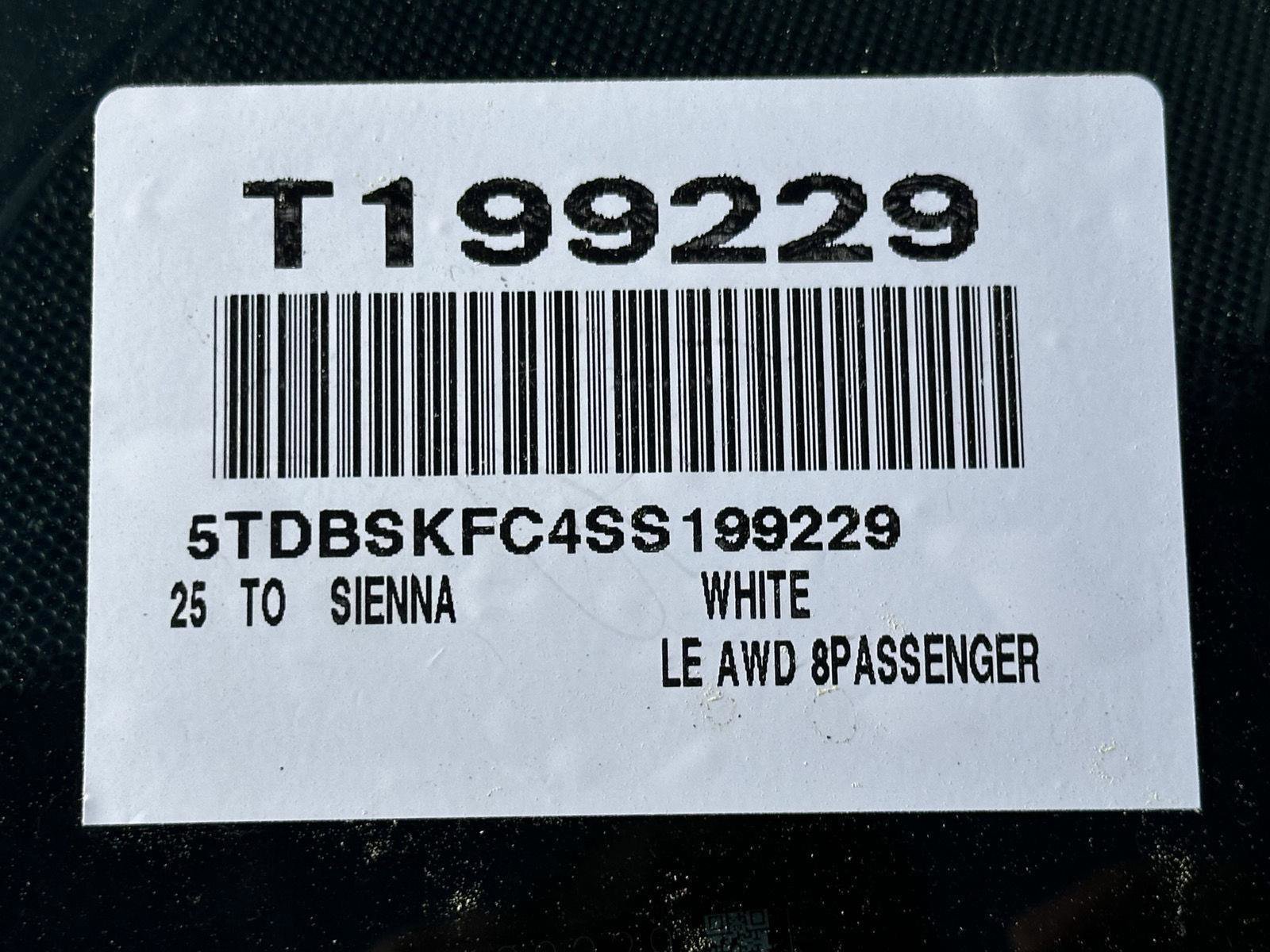 Used 2025 Toyota Sienna LE w/ LE Plus Package image 15