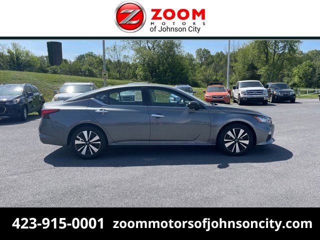 Used 2022 Nissan Altima 2.5 SV image 1
