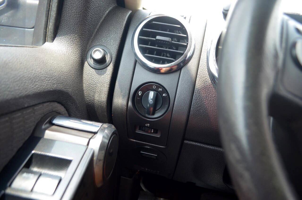 Used 2010 Ford Explorer XLT image 36