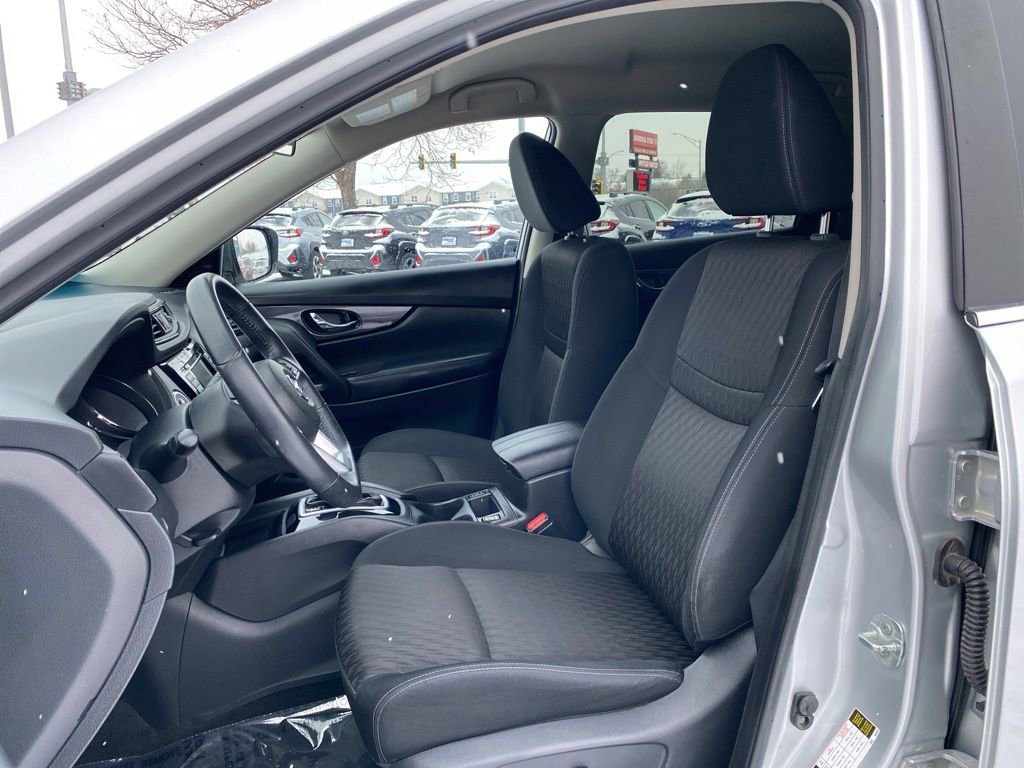 Used 2019 Nissan Rogue SV image 10