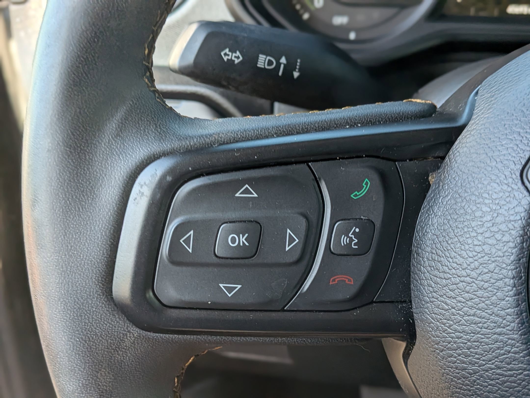 Used 2024 Jeep Wrangler Unlimited w/ Convenience Group AWD/4WD image 21