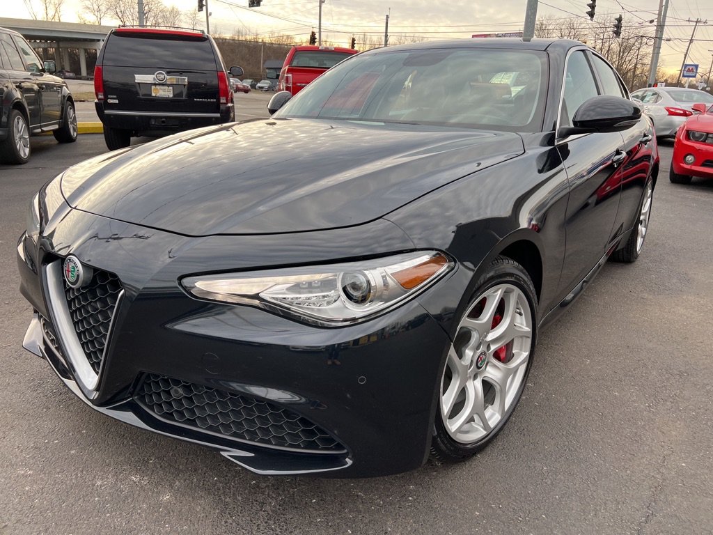 Used 2018 Alfa Romeo Giulia Ti w/ TI Leather Package AWD/4WD image 10