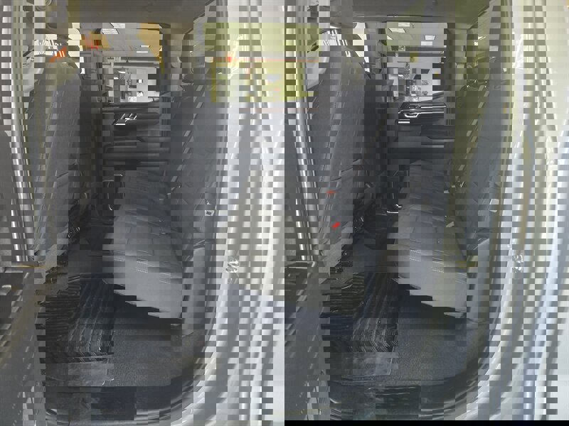 Used 2025 Chevrolet Silverado 1500 LT image 10