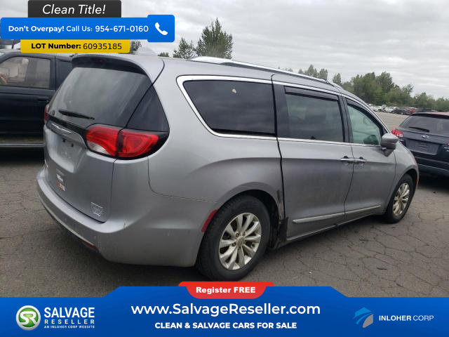 Used 2018 Chrysler Pacifica Touring-L image 4