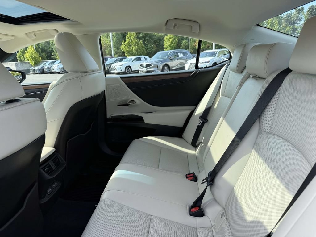 Used 2023 Lexus ES 350 w/ Premium Package FWD image 17