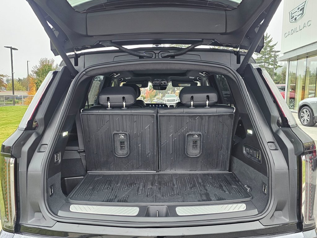 Certified 2026 Cadillac Vistiq Sport w/ LPO, Floor Liner Package AWD/4WD image 12