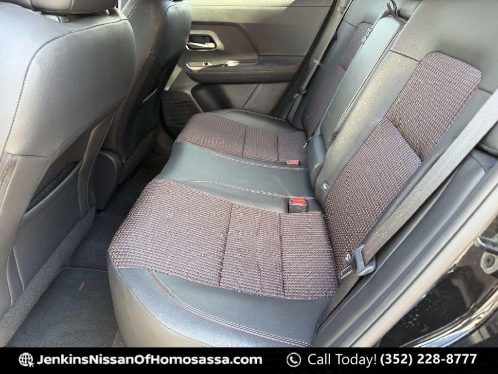 Used 2025 Nissan Kicks SR w/ SR Premium Package FWD image 17