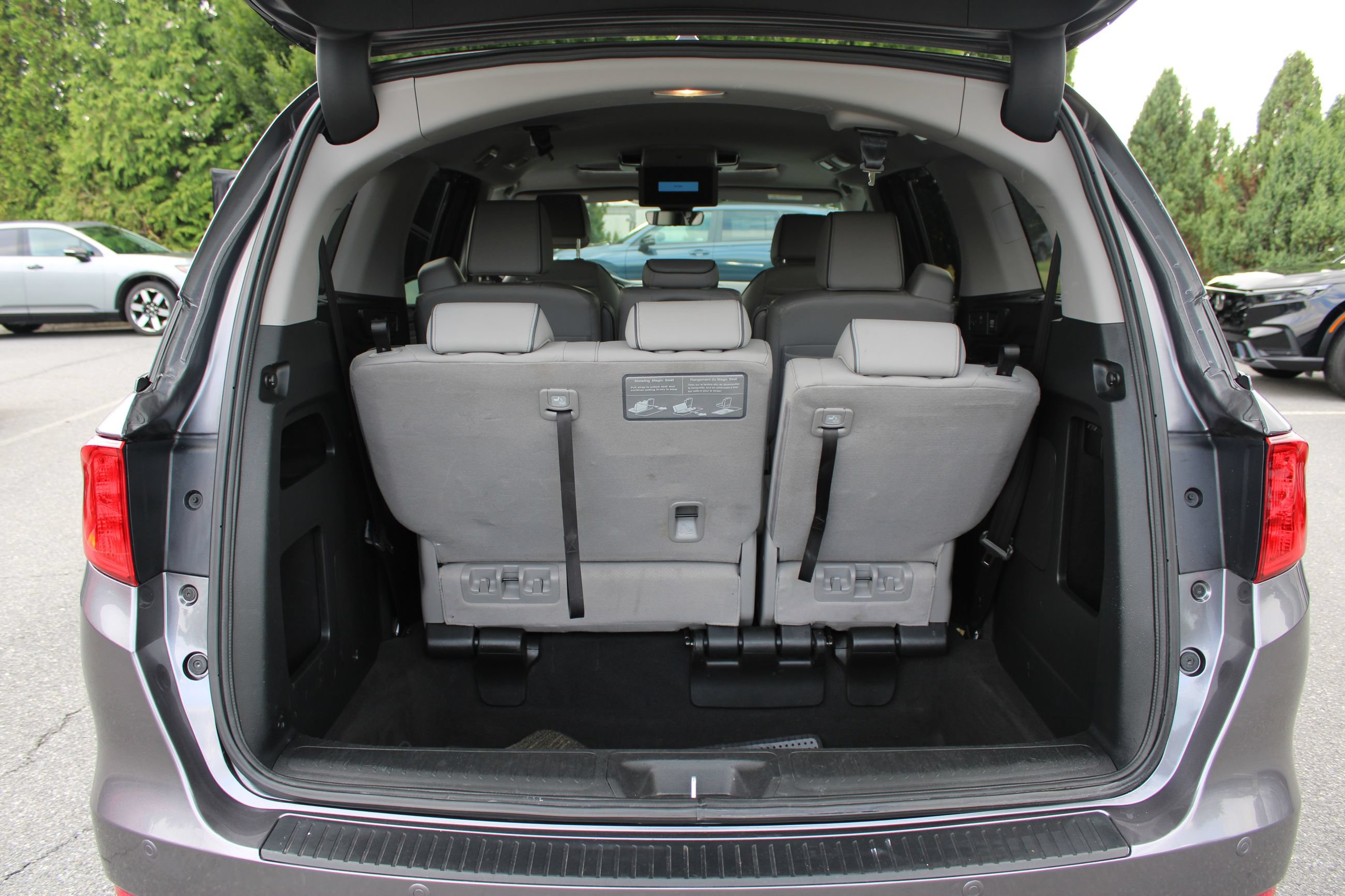 Used 2023 Honda Odyssey Elite image 35