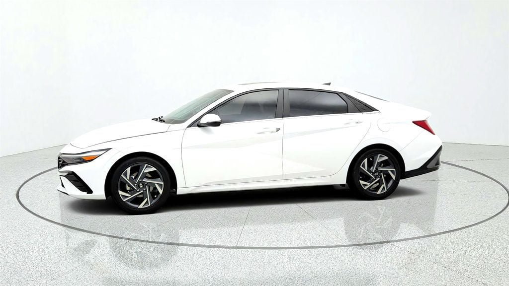 Used 2024 Hyundai Elantra Limited FWD image 8