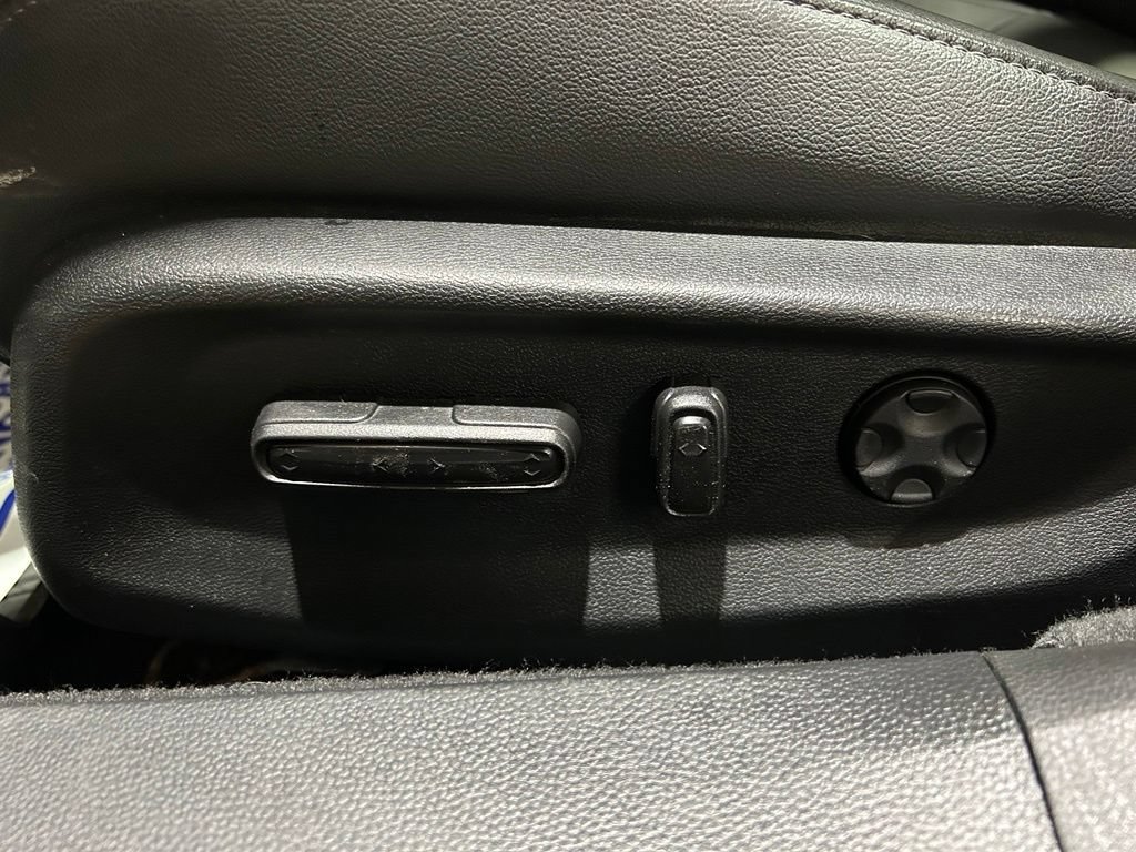 Used 2020 Honda Accord EX-L image 12