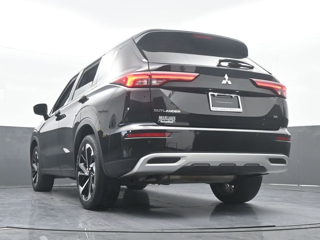 Used 2022 Mitsubishi Outlander SE image 65