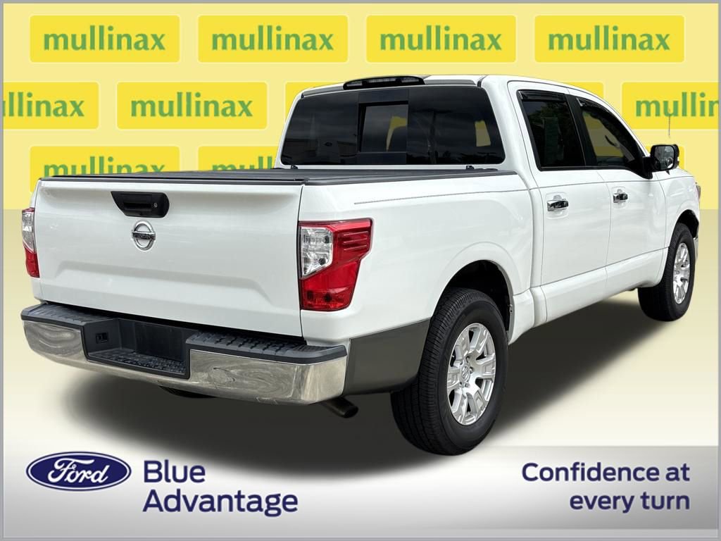 Used 2019 Nissan Titan SV image 4