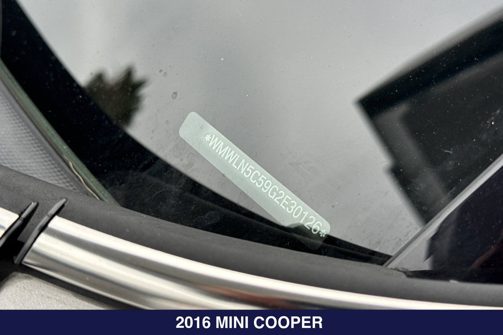Used 2016 MINI Cooper Clubman FWD image 2