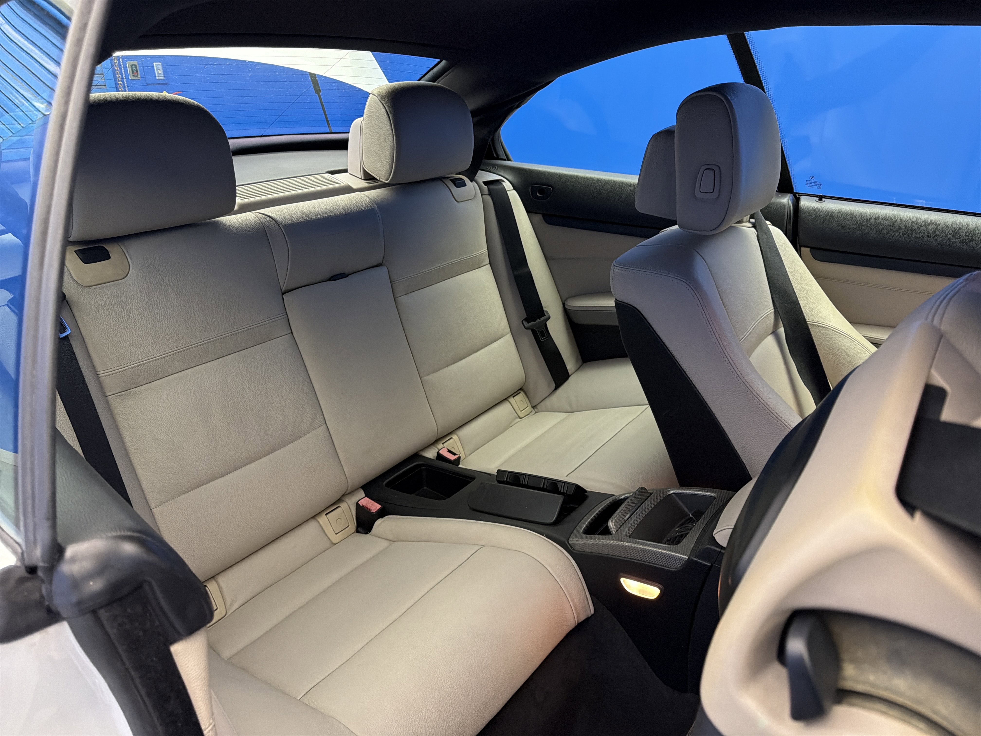 Used 2013 BMW 335i Convertible image 26