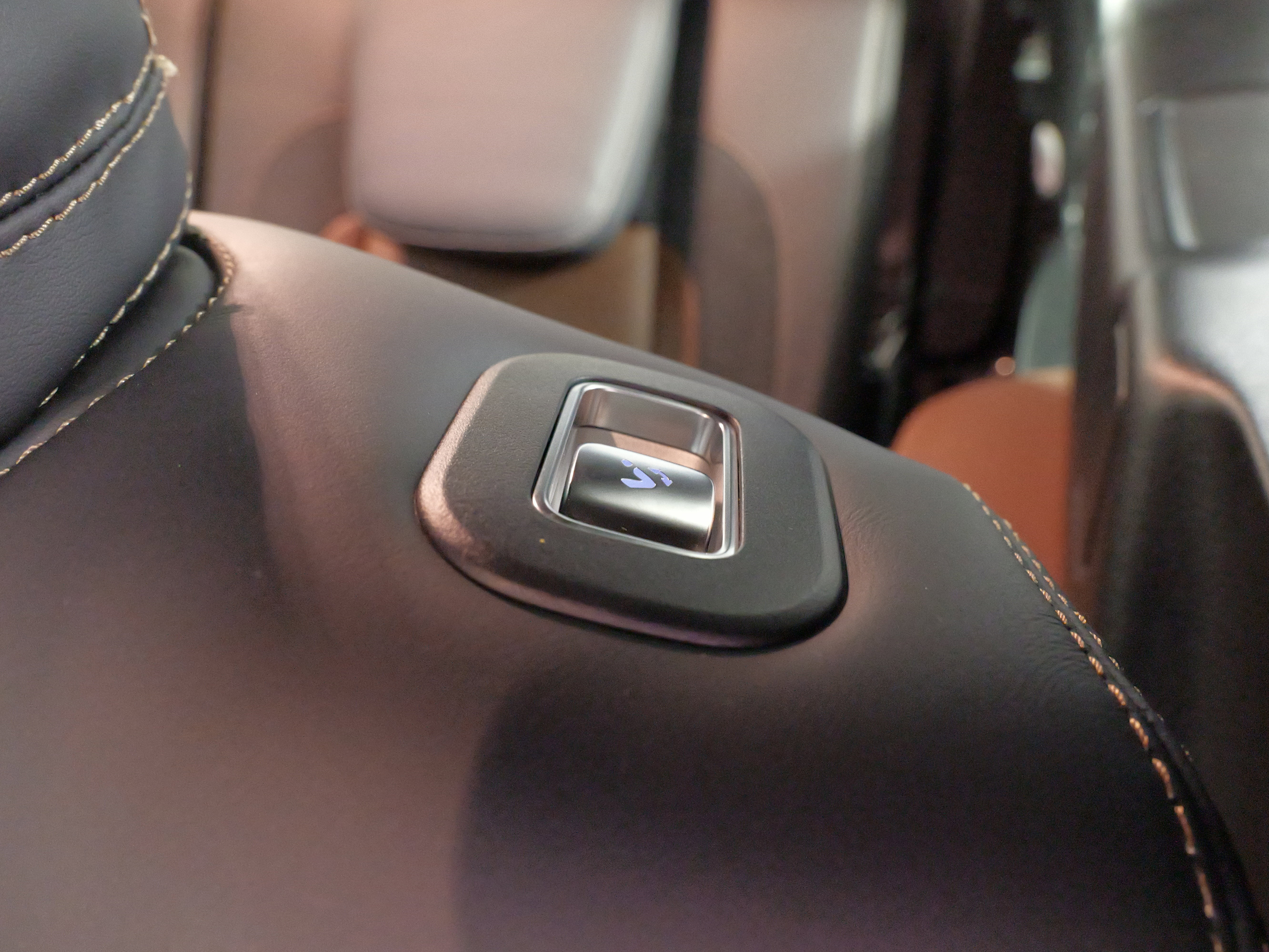 Used 2025 Mercedes-Benz GLS 63 AMG 4MATIC image 48