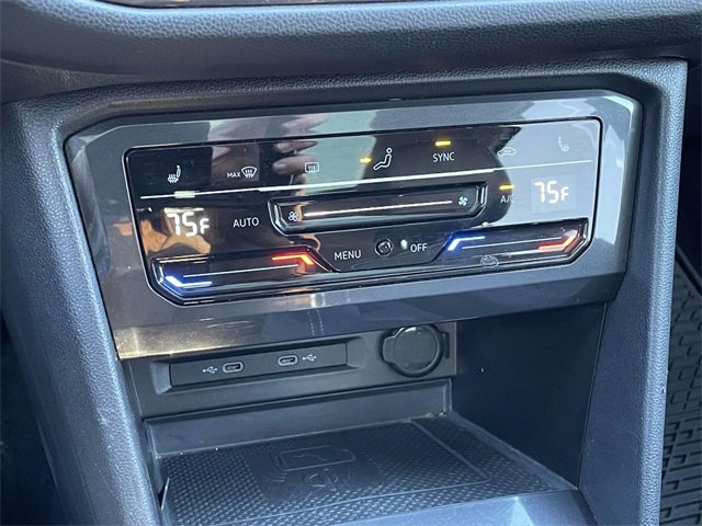 Used 2022 Volkswagen Tiguan SE image 36