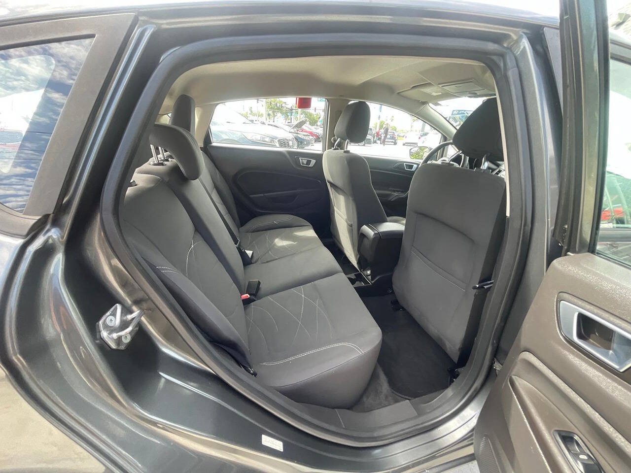 Used 2016 Ford Fiesta SE FWD image 15