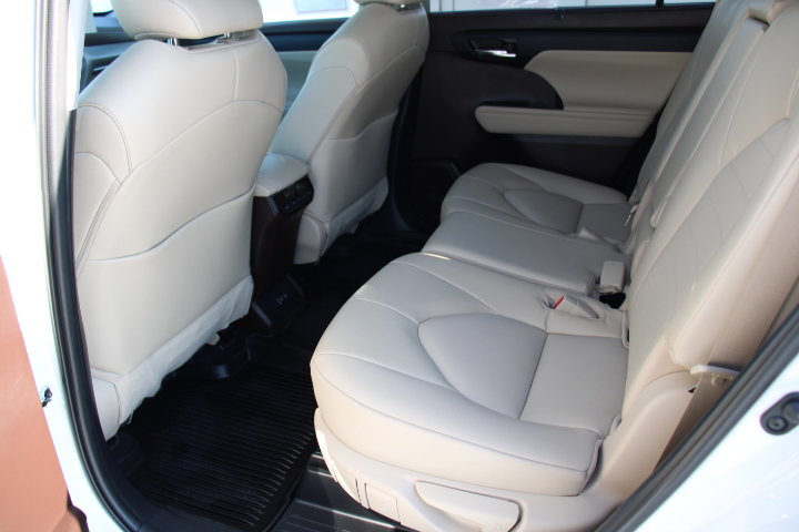 Certified 2022 Toyota Highlander XLE image 14