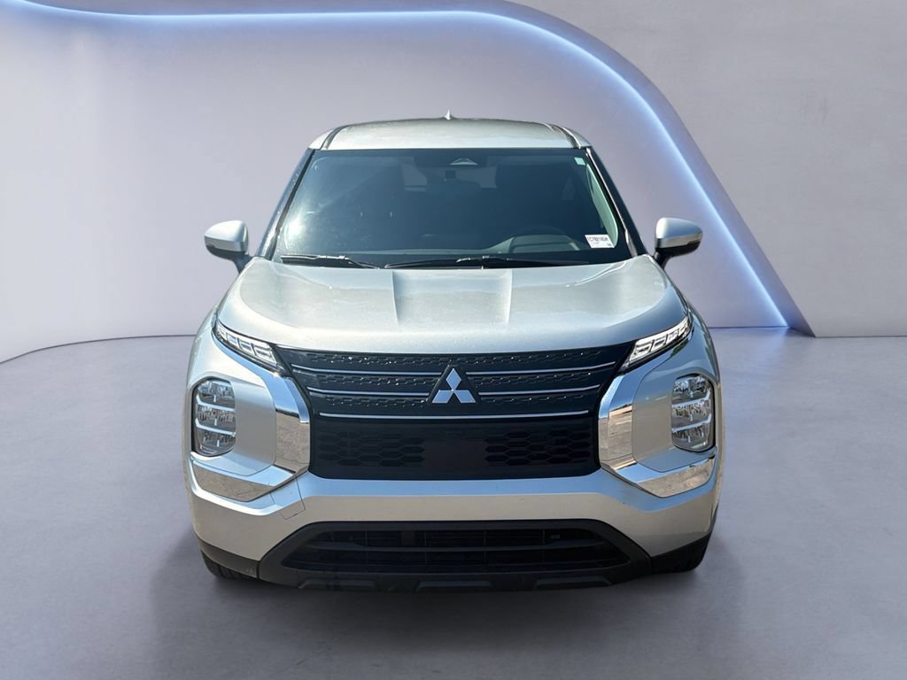 Used 2024 Mitsubishi Outlander ES FWD image 8