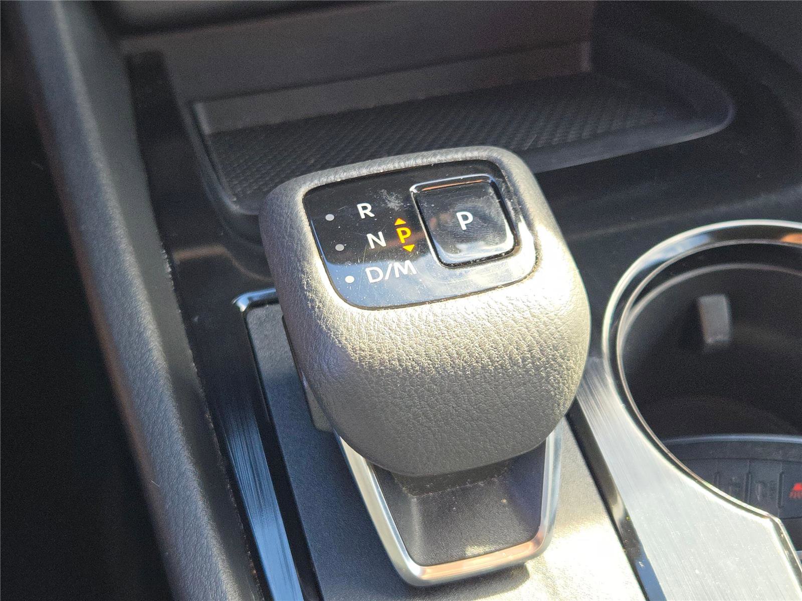 Used 2024 Nissan Rogue SV image 31