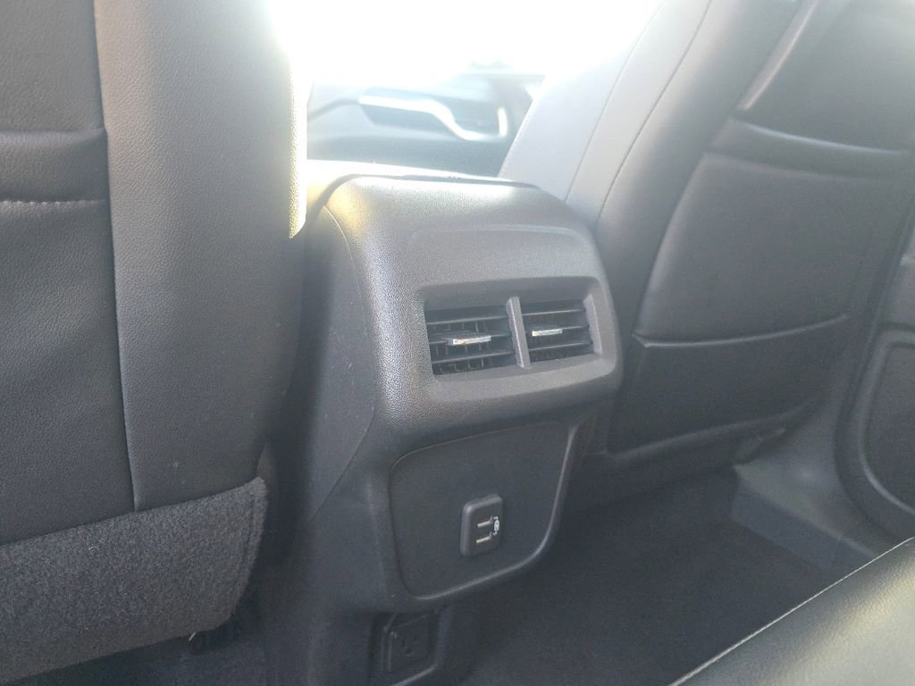 Used 2023 GMC Terrain SLT image 23