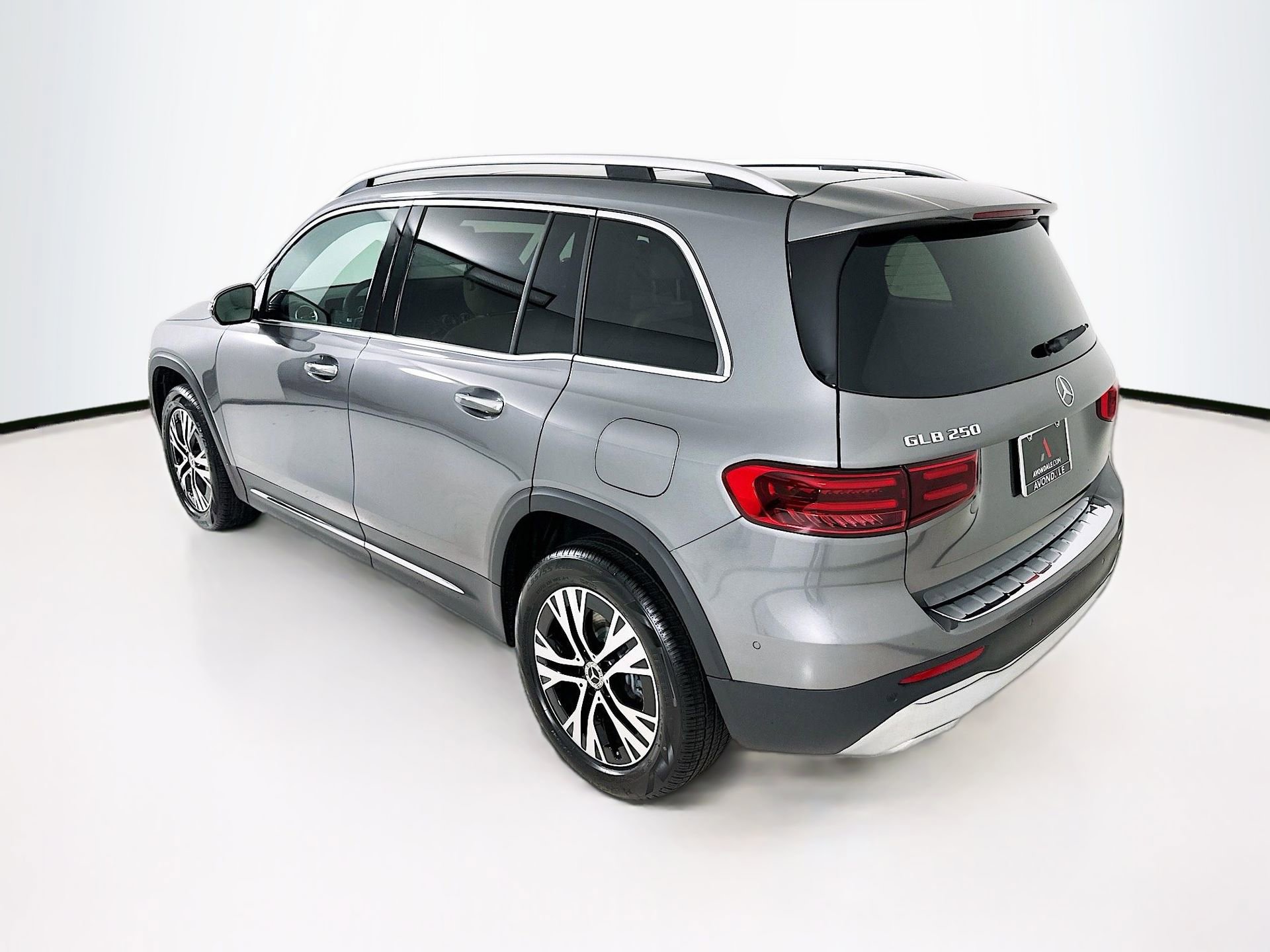 New 2026 Mercedes-Benz GLB 250 image 6