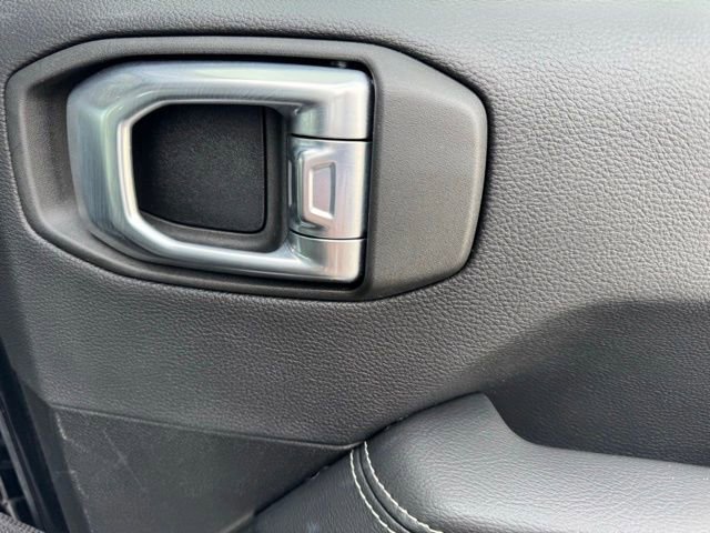 Certified 2022 Jeep Wrangler Unlimited Sahara w/ Cold Weather Group image 22