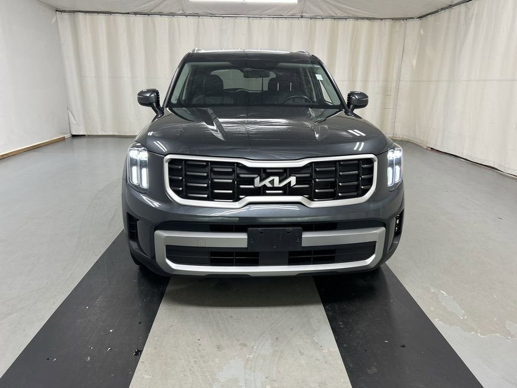 Used 2023 Kia Telluride S AWD/4WD image 3