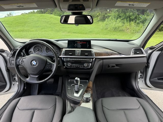 Used 2016 BMW 320i xDrive Sedan AWD/4WD image 15