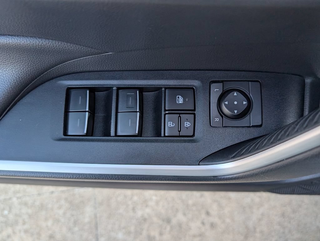 Used 2025 Toyota RAV4 XLE Premium FWD image 15