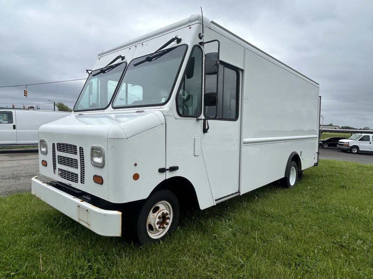 Used 2017 Ford E-350 and Econoline 350 Super Duty w/ A/C Prep Package RWD image 2