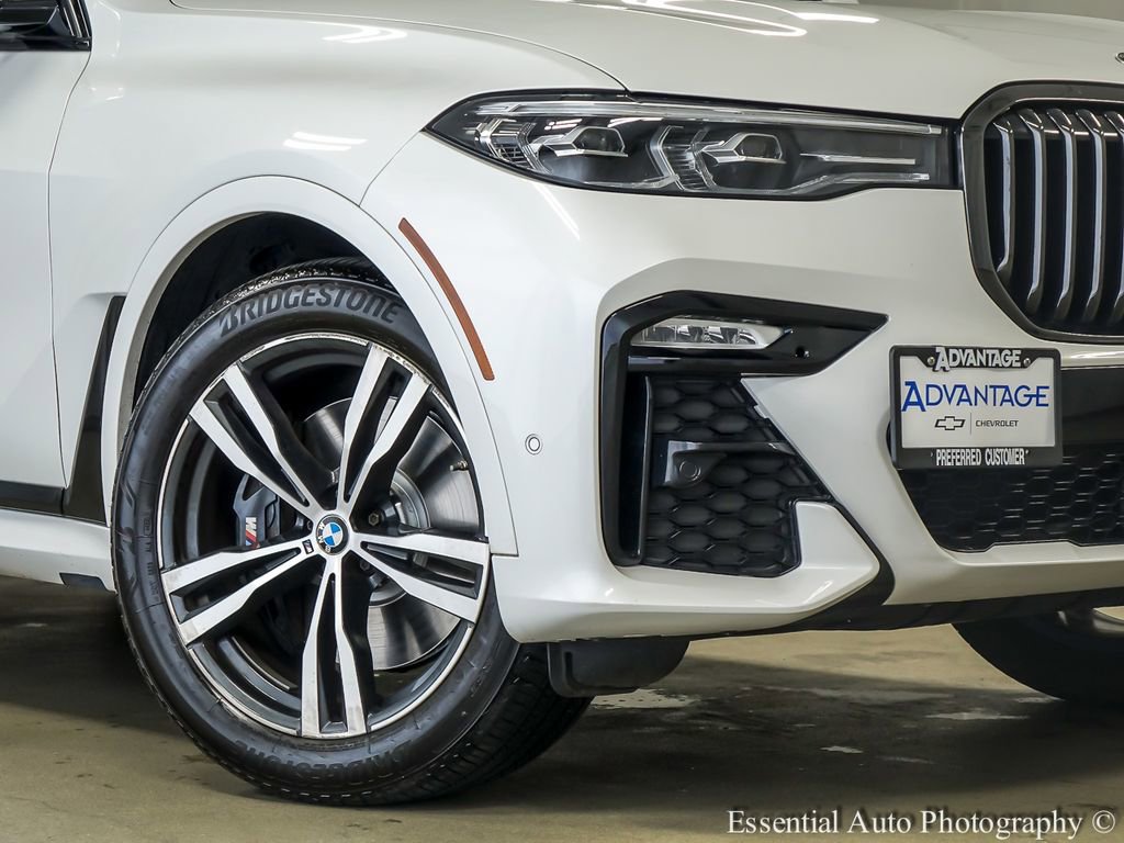Used 2022 BMW X7 xDrive40i w/ M Sport Package AWD/4WD image 4