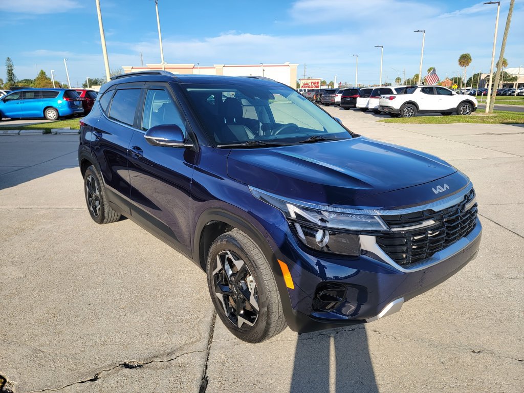 Used 2024 Kia Seltos EX AWD/4WD image 7