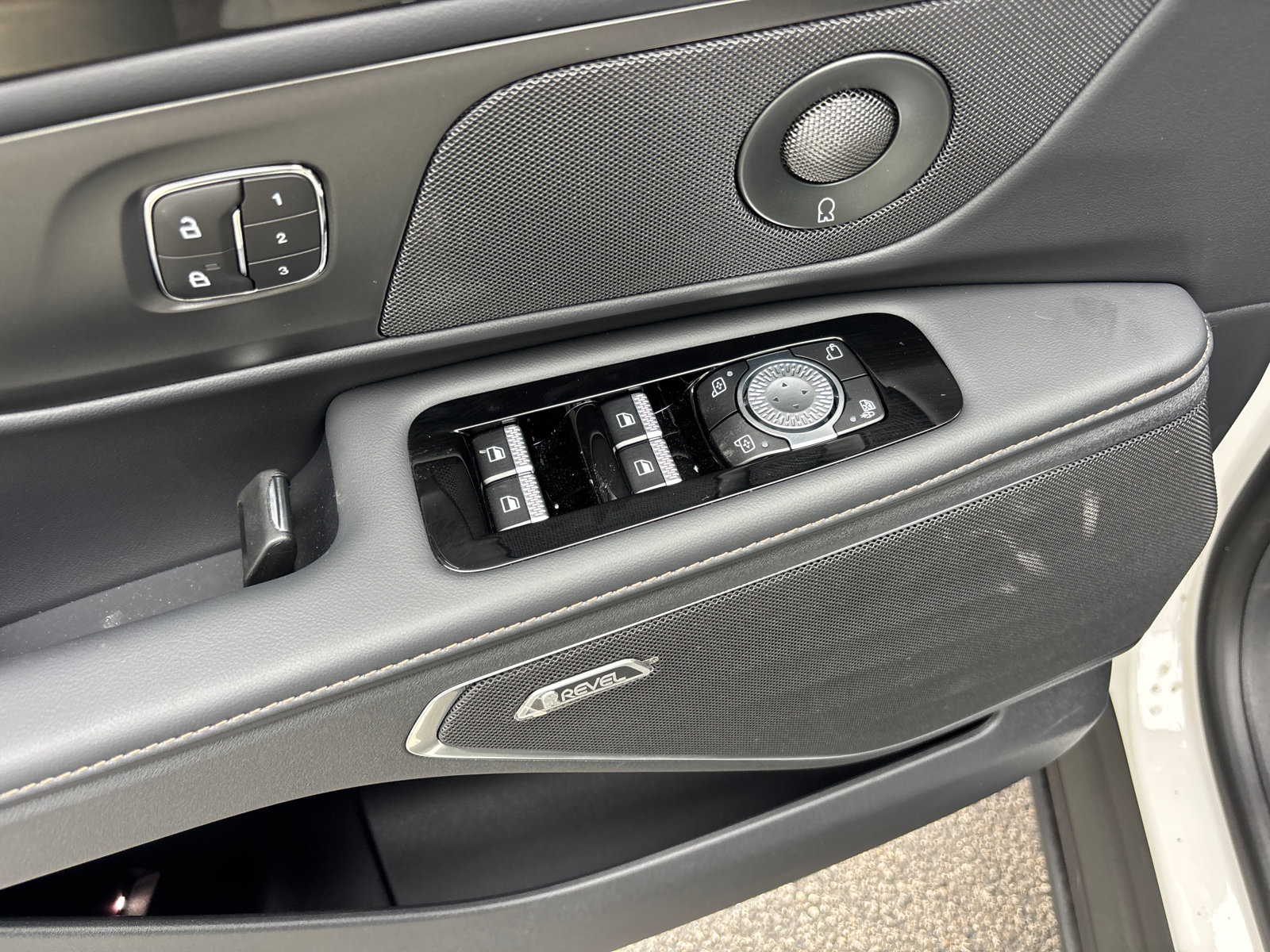 New 2026 Lincoln Nautilus Reserve AWD/4WD image 13