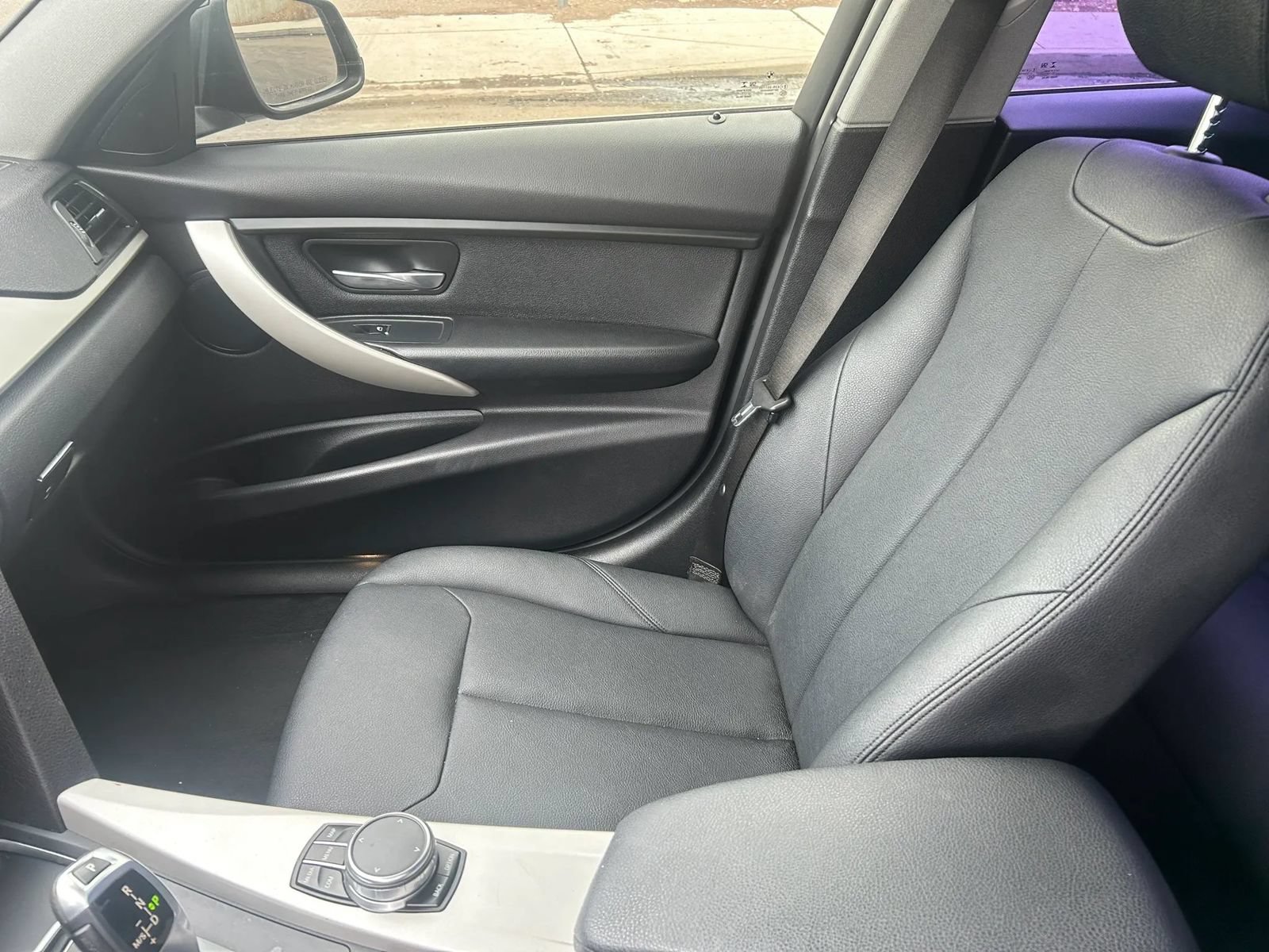 Used 2018 BMW 320i Sedan RWD image 9