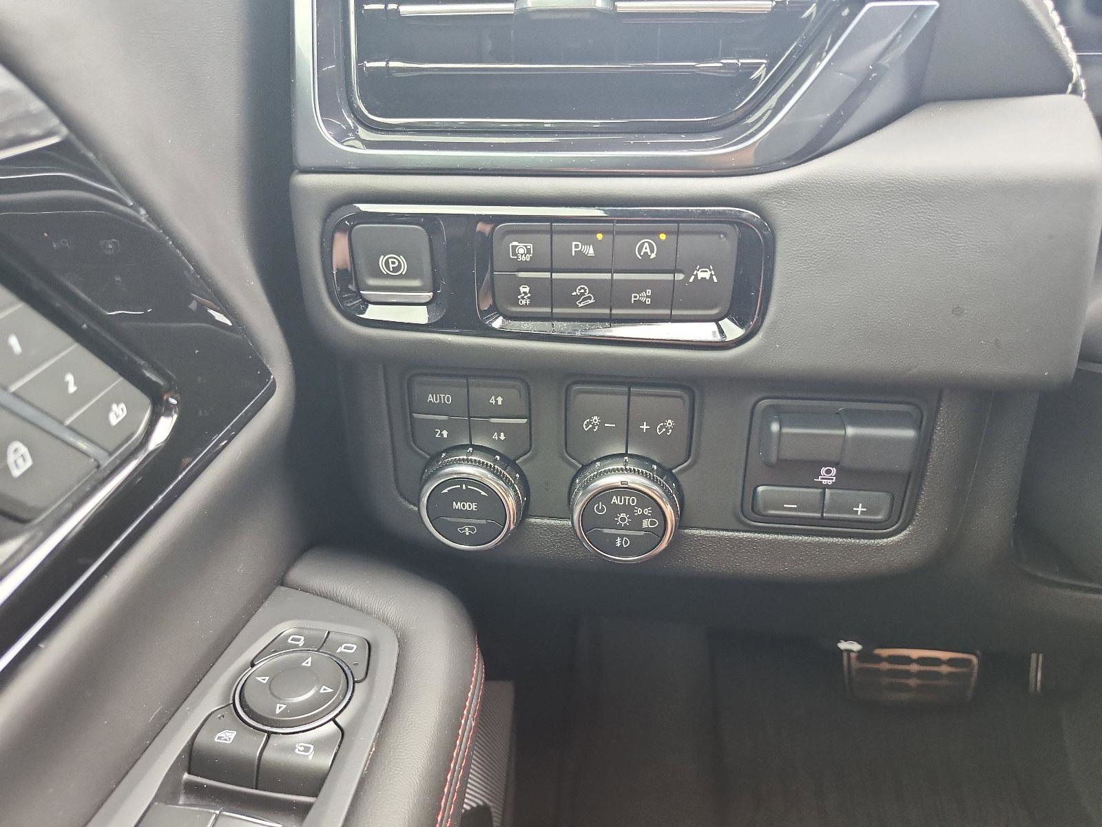 Used 2025 GMC Yukon AT4 Ultimate w/ LPO, Floor Liner Package AWD/4WD image 24